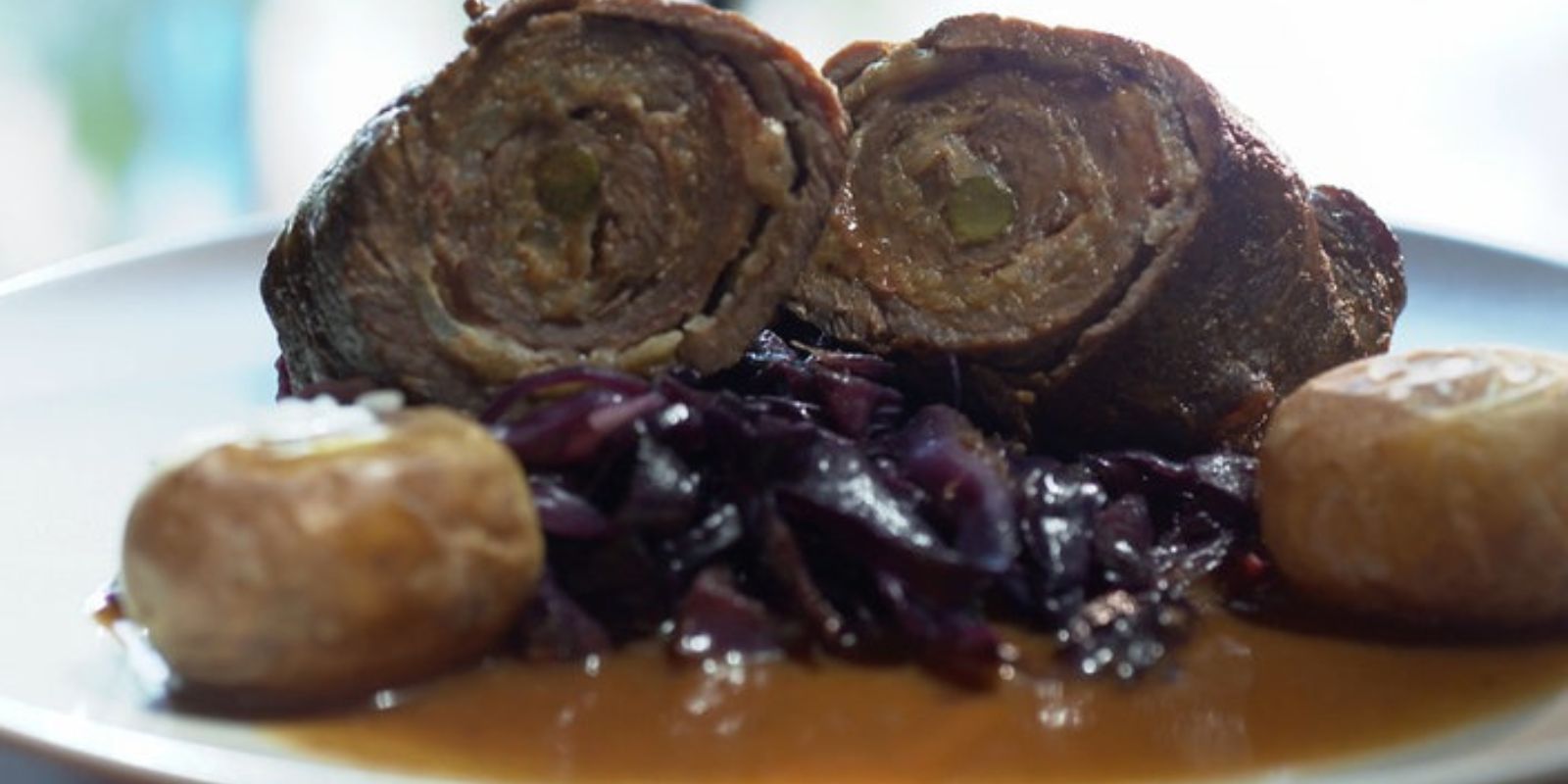 Rouladen mit Rotkohl und Kartoffeln - Rezepte &amp; Tipps