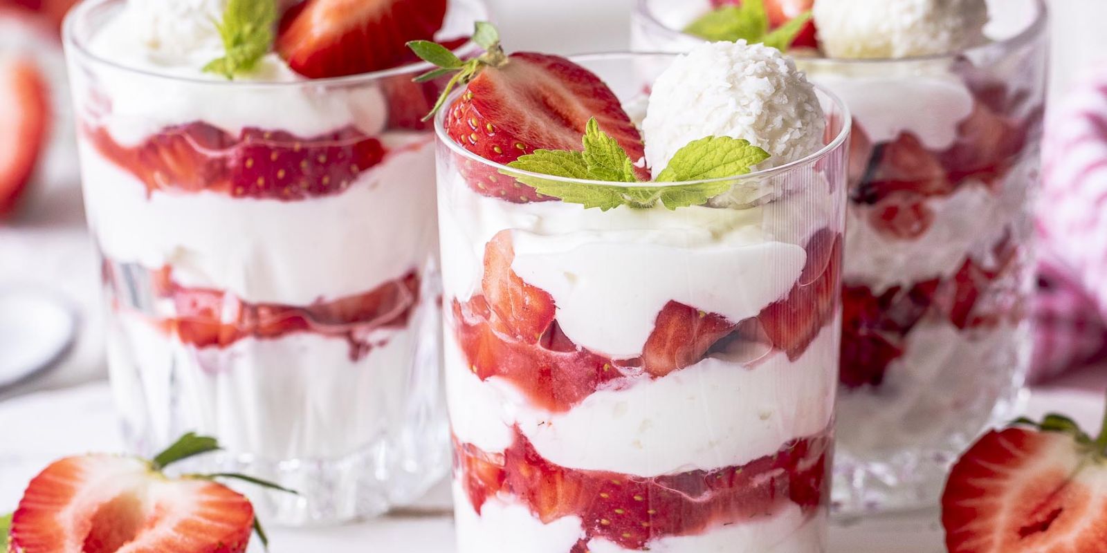 Raffaello Erdbeer Tiramisu: Ein Traum aus Kokos und Beeren - Rezepte ...